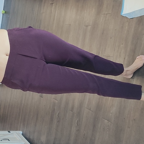 Stretchy maroon pants - Picture 3 of 5